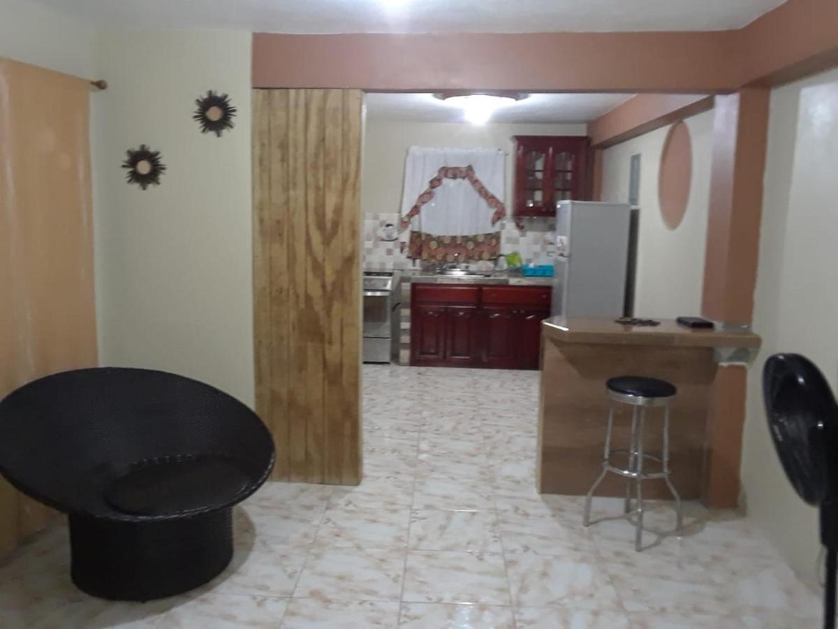 Clarridge View Guesthouse Montego Bay Exterior photo