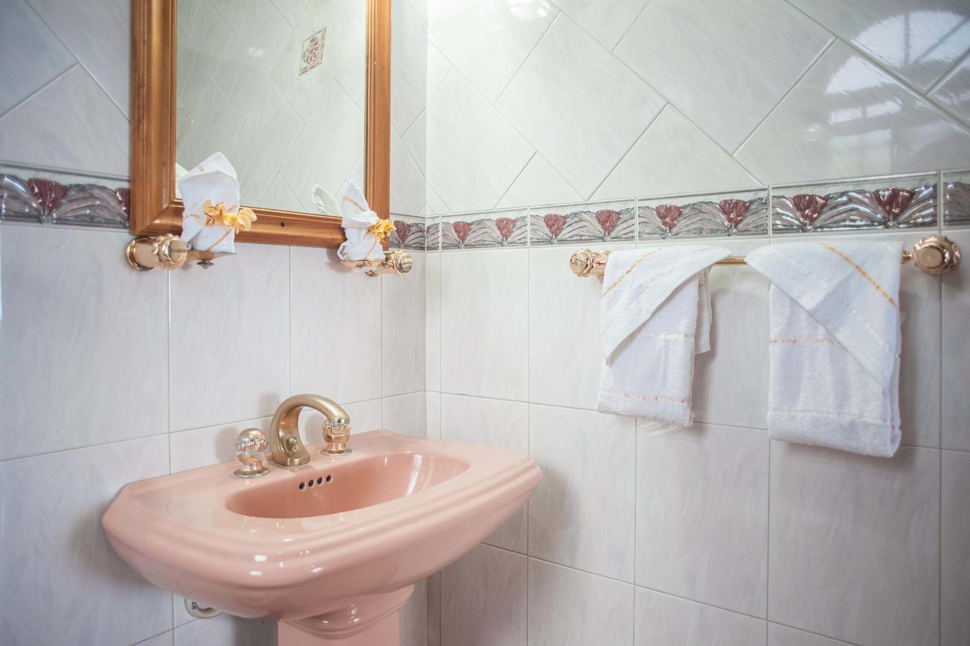 Clarridge View Guesthouse Montego Bay Exterior photo