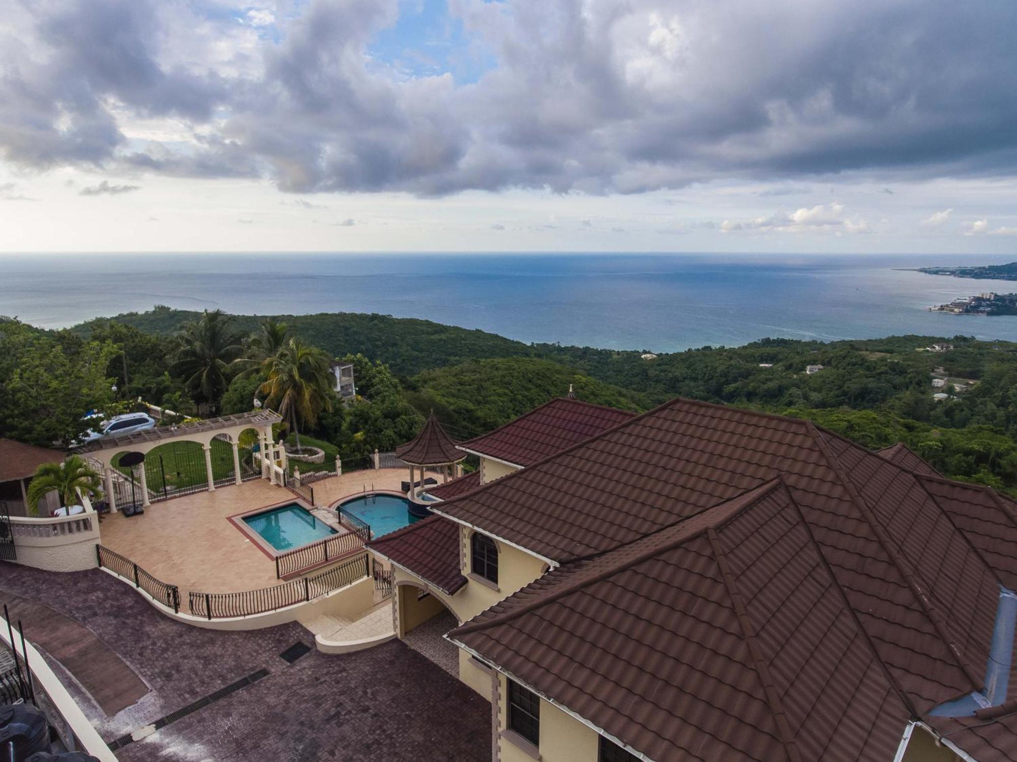 Clarridge View Guesthouse Montego Bay Exterior photo
