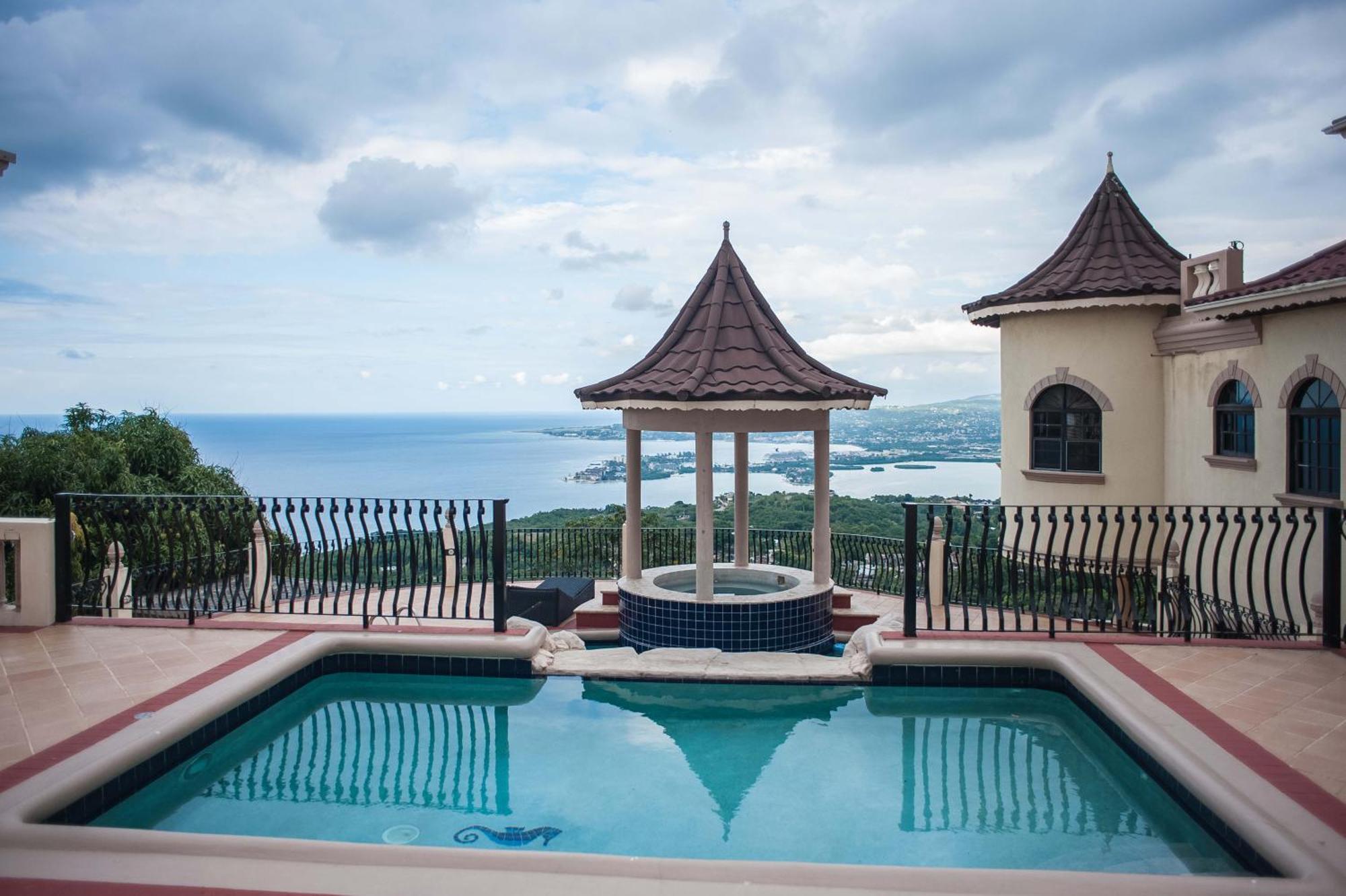 Clarridge View Guesthouse Montego Bay Exterior photo