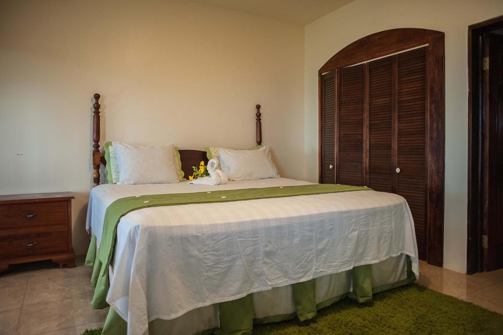 Clarridge View Guesthouse Montego Bay Exterior photo