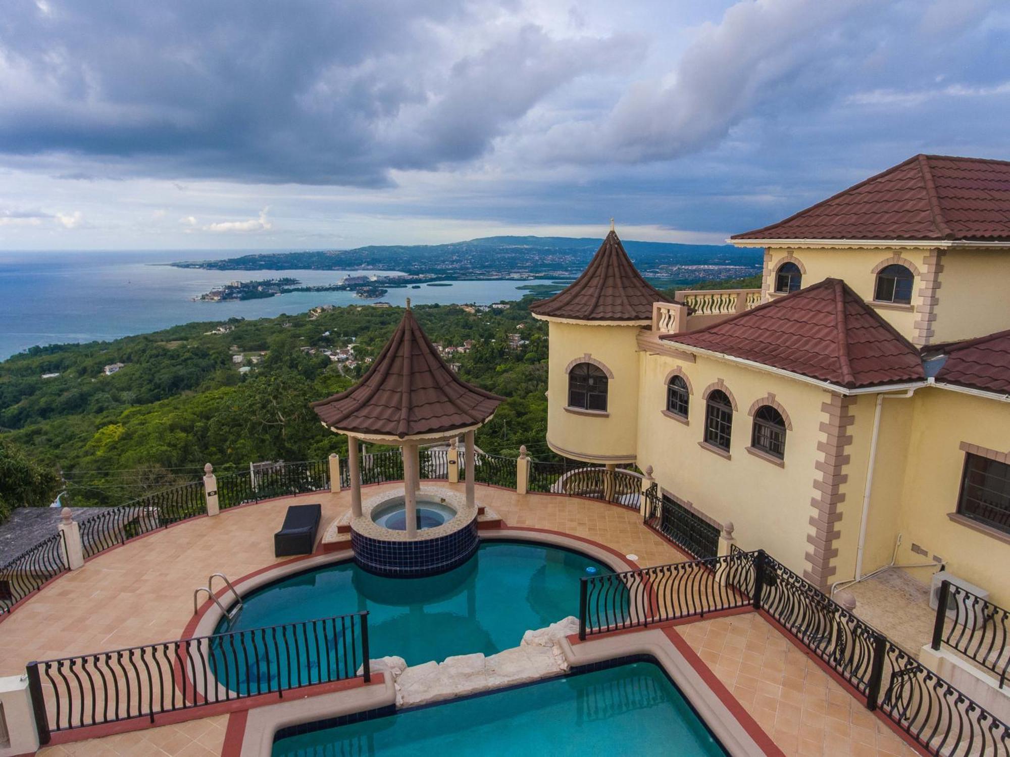 Clarridge View Guesthouse Montego Bay Exterior photo