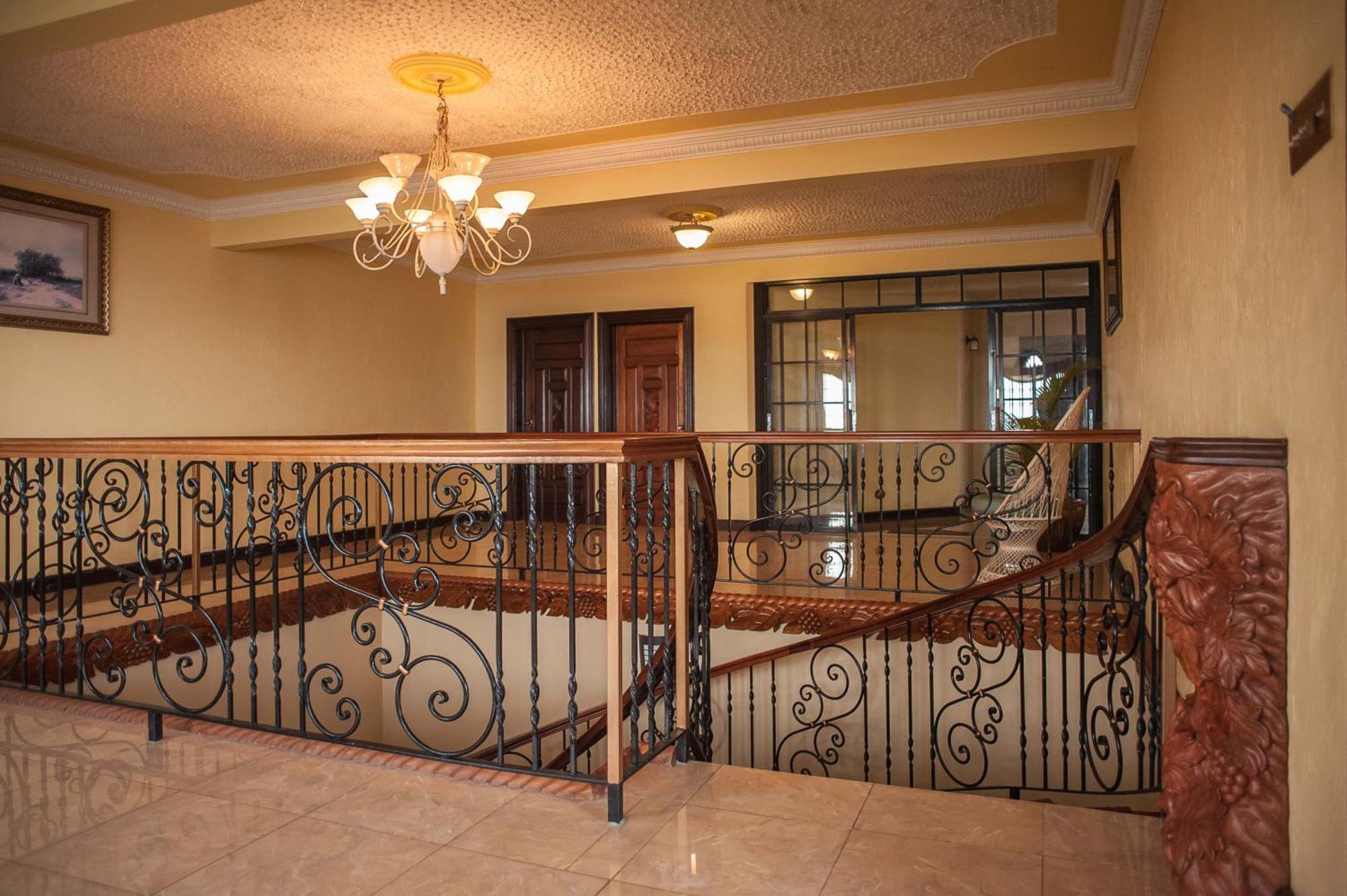 Clarridge View Guesthouse Montego Bay Exterior photo