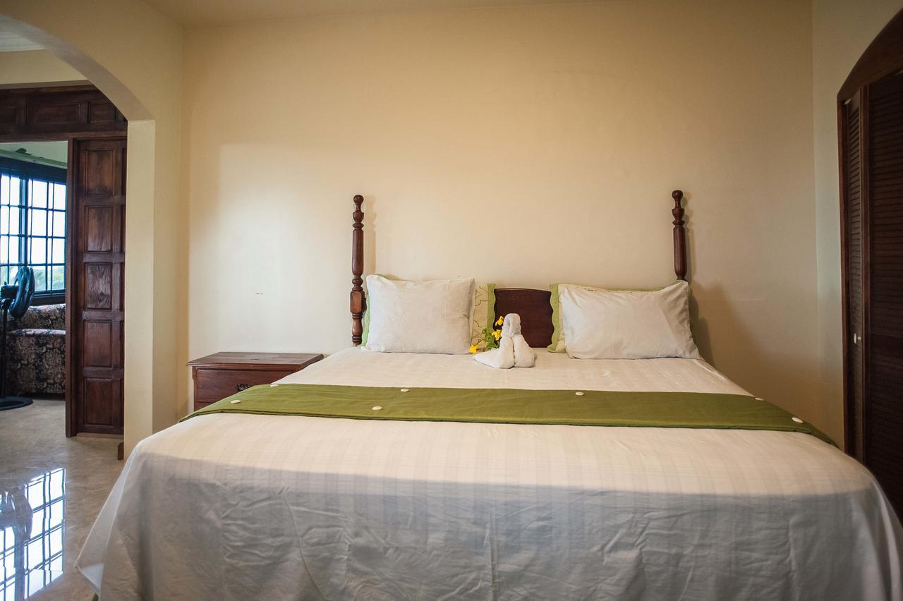 Clarridge View Guesthouse Montego Bay Exterior photo